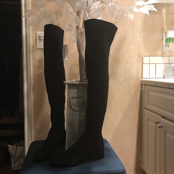 Knee high boots ! - Picture 1 of 2